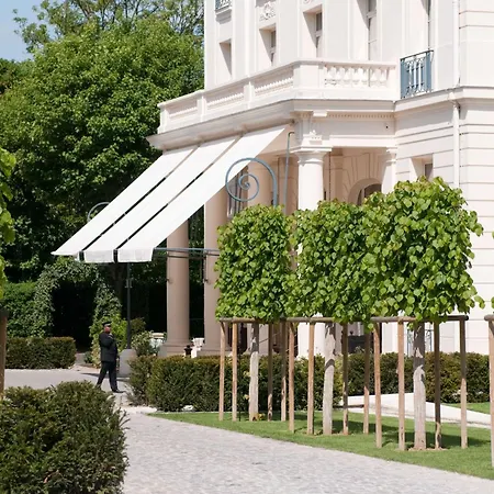 Resort Waldorf Astoria - Trianon Palace 5*
