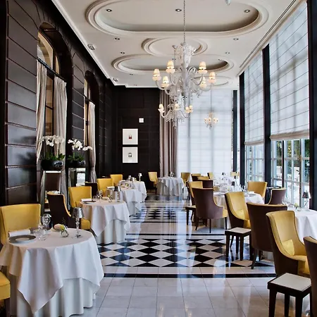 호텔 Waldorf Astoria - Trianon Palace 5*