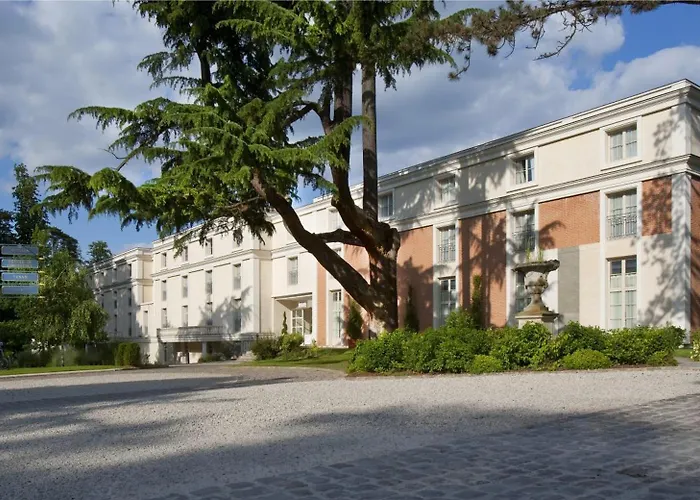 מלון Waldorf Astoria - Trianon Palace 5*