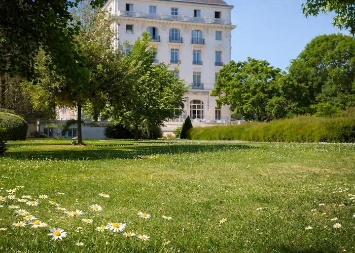 מלון Waldorf Astoria - Trianon Palace 5*
